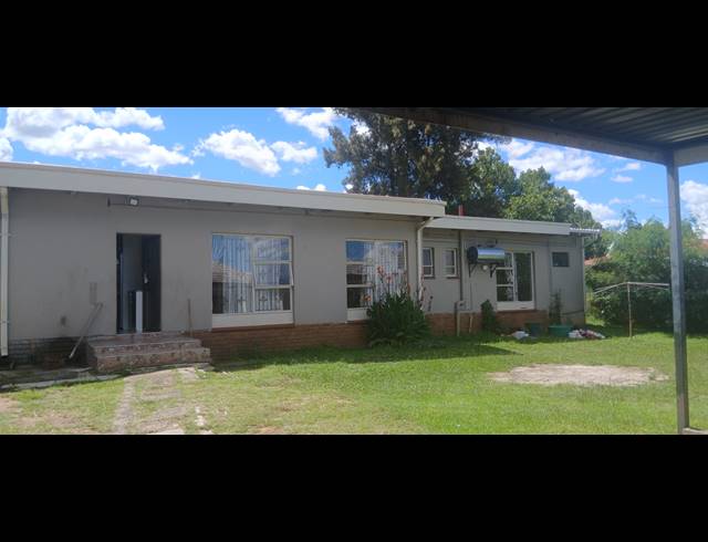 4 BEDROOM FREEHOLD FOR SALE IN NCANDU PARK